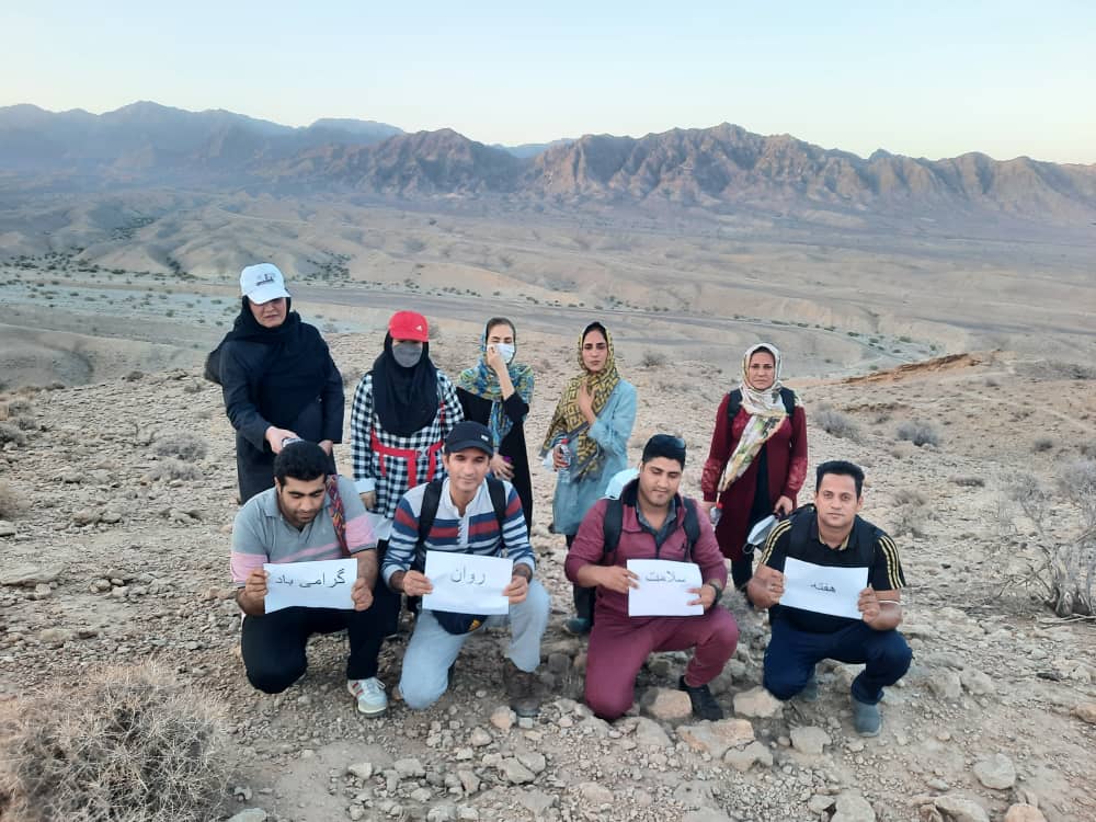 صعود شبانه کارکنان بهزبستی جیرفت به ارتفاعات کوه قلعه دختر 