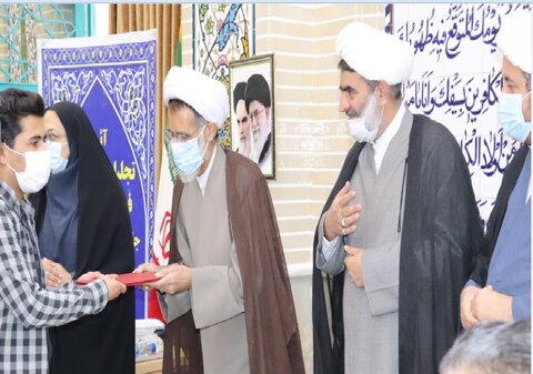 گزارش تصویری| تجلیل از خادمان و  فعالین قرآنی جامعه هدف بهزیستی استان