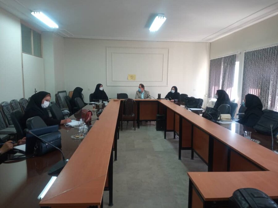 ساوجبلاغ | برگزاری کلاس آموزشی آمادگی در زمستان و  کاهش بلایای طبیعی با همکاری هلال احمر