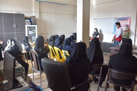 دوره آموزشی مقابله با بلایای طبیعی برای کارشناسان اورژانس اجتماعی وشیرخوارگاه معتضدی بهزیستی شهرستان کرمانشاه