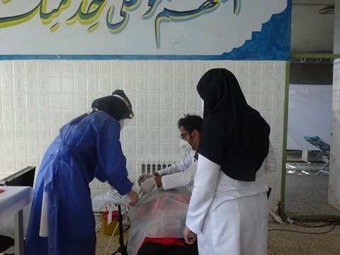 پزشکان جهادگر در اقدامی خیر خواهانه به ویزیت رایگان مددجویان بهزیستی پرداختند
