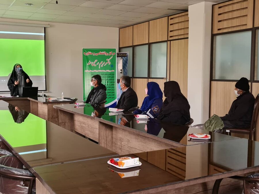 ملارد| برگزاری جلسه آموزشی ویژه سالمندان 