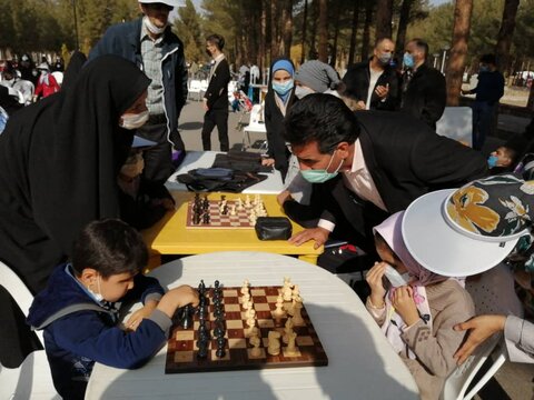 جشنواره فرهنگی ورزشی گرامیداشت روز جهانی معلولان در مرکز استان برگزار شد