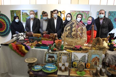گزارش تصویری| بازدید مدیرکل بهزیستی استان البرز از نمایشگاه صنایع و هنرهای دستی افراد دارای معلولیت