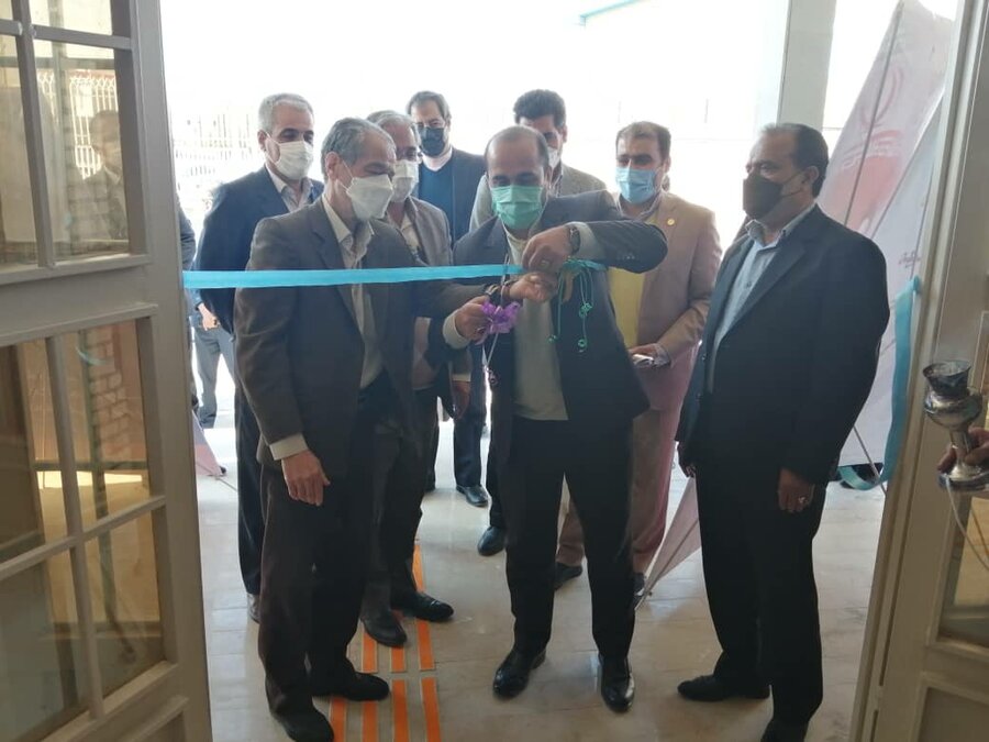 کتابخانه ی مرحوم کریم پور ویژه ی افراد دارای معلولیت بینایی در یکی از محلات حاشیه شهر بیرجند افتتاح شد
