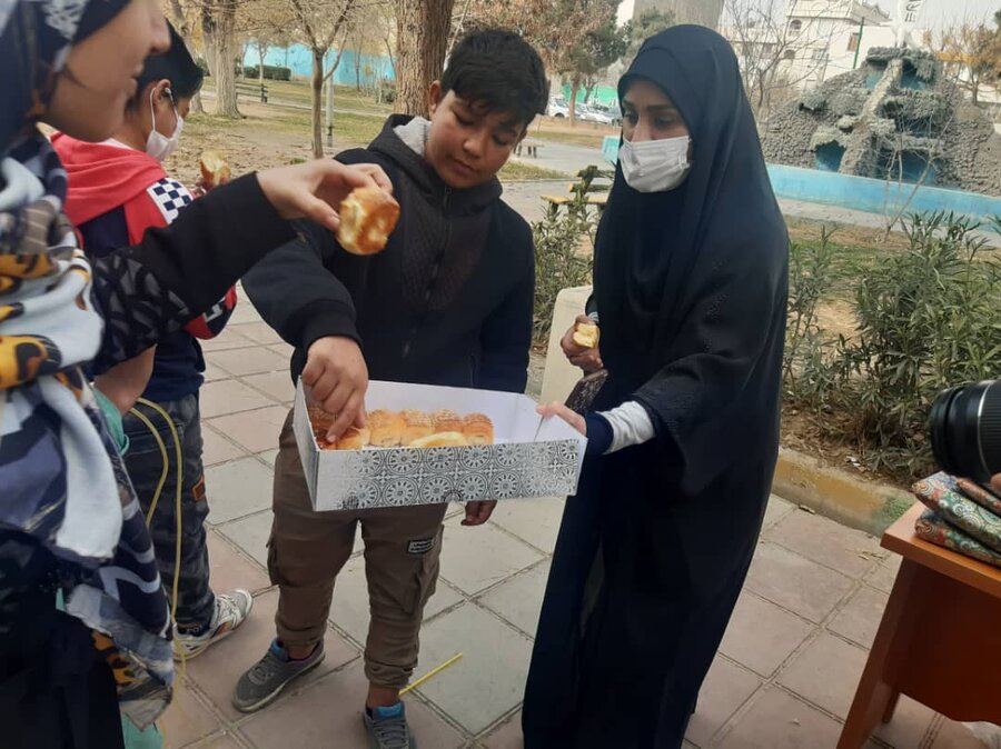 اسلامشهر| یک روز شاد با کودکان کار و خیابان سپری شد