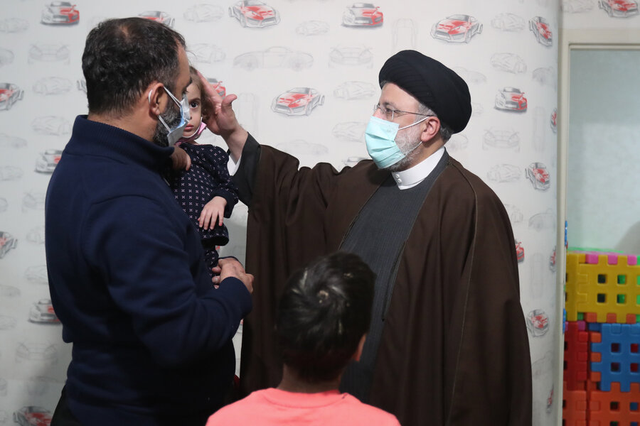 حضور رئیس جمهور در جمع ایتام و کودکان معلول در شب یلدا