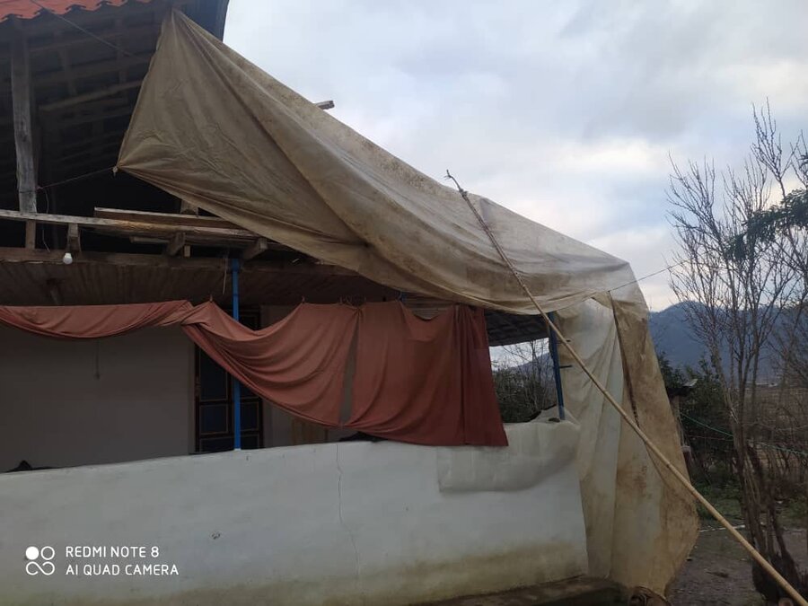 بازدید مدیرکل بهزیستی گیلان از منازل مدجویان آسیب دیده در معرض تند باد روستای آهکلان شهرستان ماسال