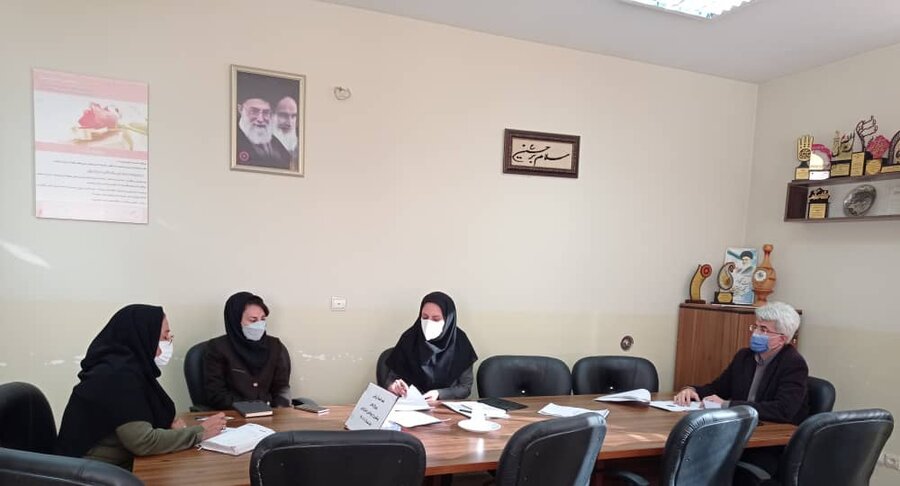 جلسه کمیته علمی بررسی پروپوزال های پیشگیری از خودکشی در فارس برگزار شد 