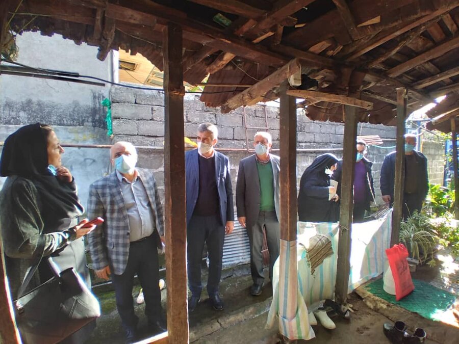 بازدید معاون مشارکت های مردمی بهزیستی گیلان از منازل مددجویان آسیب دیده در معرض تند باد در روستاهای شهرستان تالش