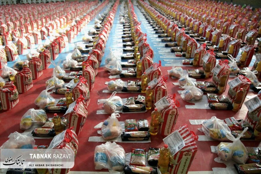 گزارش تصویری | توزیع ۱۲۵ هزار بسته معیشتی در قالب پویش "نذر فاطمی" در خراسان رضوی