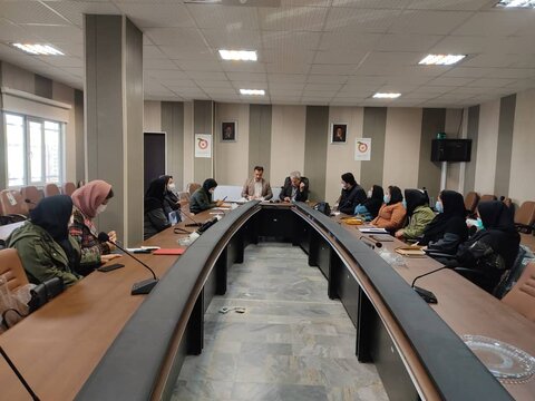 قروه | نشست و هماهنگی کارشناس مسکن استان با مسئولین واحدها و مراکز مثبت زندگی