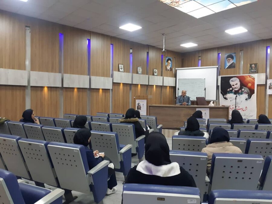 شهریار| برگزاری دوره آموزشی گزارش نویسی ویژه مددکاران و شاغلین مراکز مثبت زندگی 