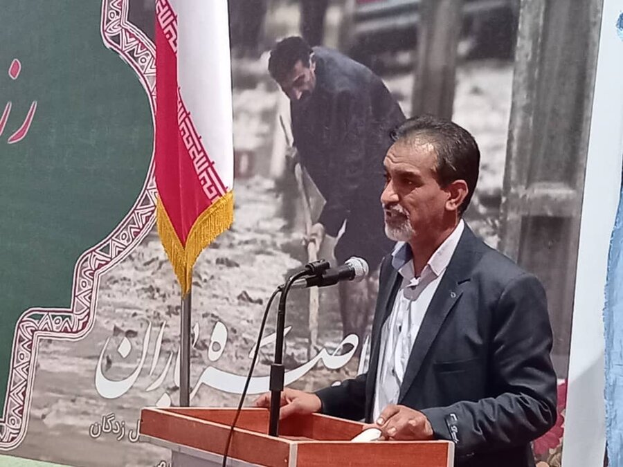 پیام دکنر علیرضا وحیدزاده مدیرکل بهزیستی استان کرمان به مناسبت روز کارمند و هفته دولت