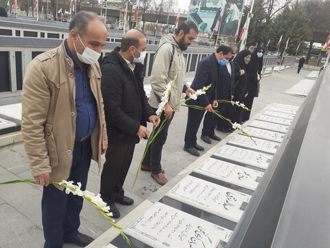گزارش تصویری/برگزاری مراسم غبار روبی مزار شهدا به مناسبت چهل و سومین سال گرامیداشت پیروزی انقلاب اسلامی