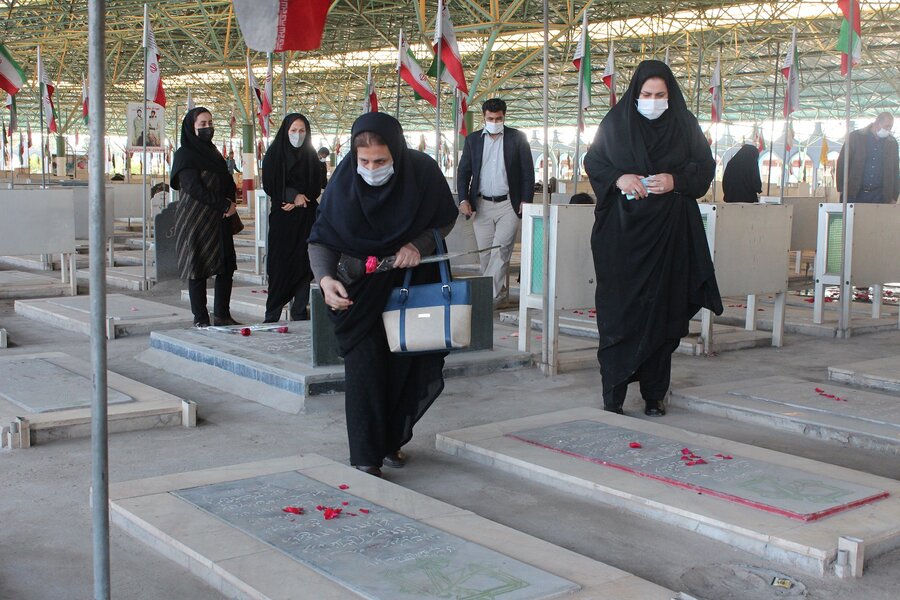تجدید میثاق با شهدای انقلاب