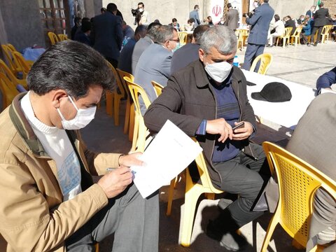 میز خدمت در مصلی نماز جمعه بیرجند در چهارمین روز از دهه ی فجر انقلاب اسلامی
