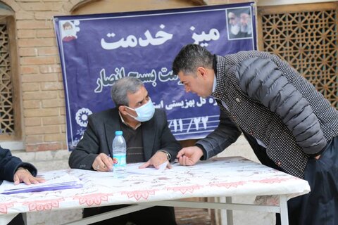 برپایی میز خدمت  بهزیستی کردستان در حاشیه نمازجمعه ۲۲ بهمن