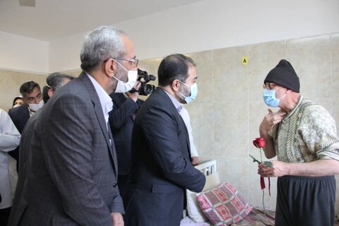 گزارش تصویری|  استاندار  و فرماندار اصفهان از سرای خیریه سالمندان صادقیه بازدید کردند