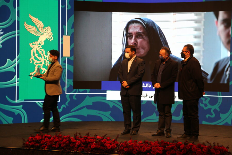 آیین اهدای جوایز به برگزیدگان بخش تجلی اراده ملی چهلمین جشنواره فیلم فجر