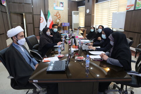 گزارش تصویری| نشست توجیهی آموزشی برنامه گروه‌های همیار زنان سرپرست خانوار با مشارکت ۲۱۷ مرکز مثبت زندگی