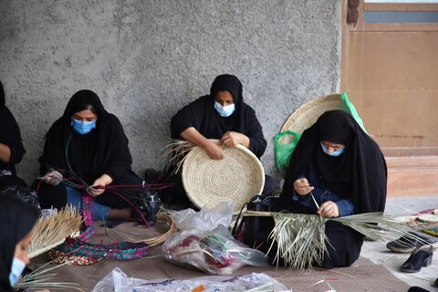 تنگستان|گزارش تصویر فرماندار از کارگاه حصیر بافی زنان سرپرست خانوار