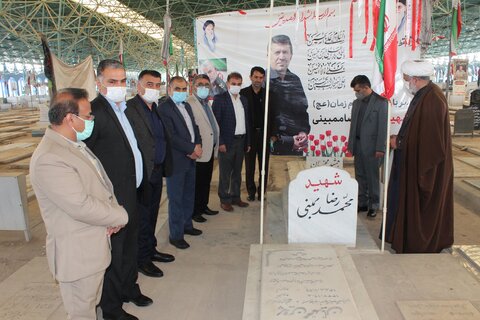 گزارش تصویری|تجدید میثاق سرپرست بهزیستی استان خوزستان  با شهدا