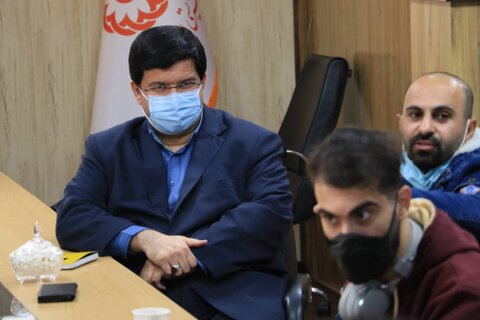نشست سرپرست بهزیستی استان گیلان با اعضای گروه تئاتر معلولین
