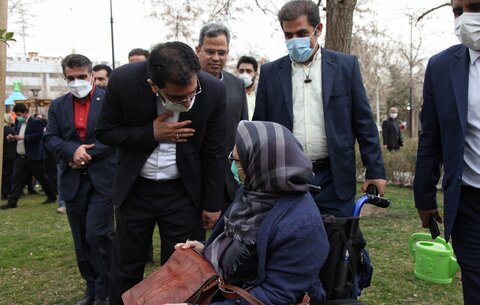 مراسم روز درختکاری با حضور توانیابان در شهر مشهد