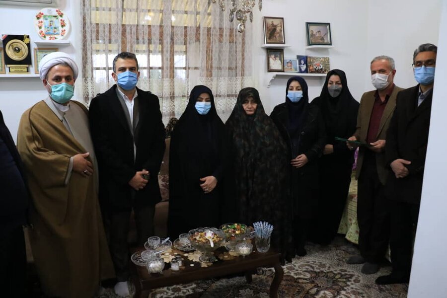 گلباران مزارشهدا و دیدار با خانواده شهیدان امام پناهی درروستای ملسکام فومن 