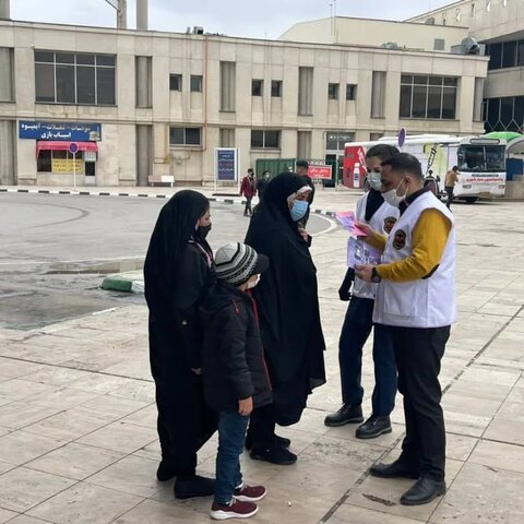 گزارش تصویری | حضور تیم سیار اورژانس اجتماعی بهزیستی خراسان رضوی در پایانه های مسافربری مشهد