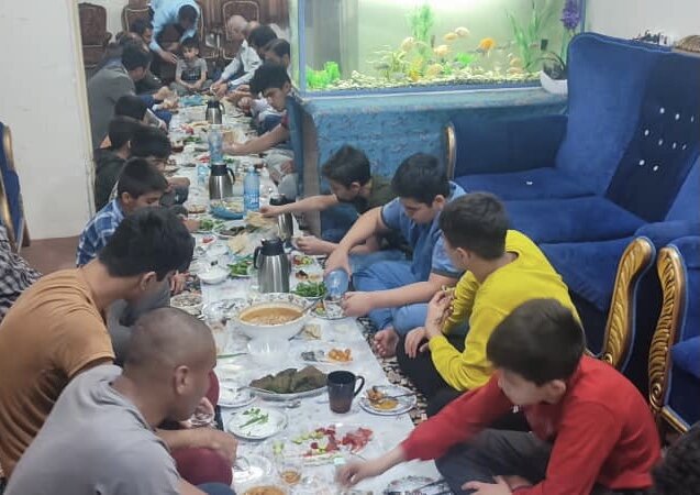 ورامین| افطار مسئولان شهرستان در جمع فرزندان بهزیستی