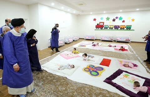افطار رئیس جمهور همراه با فرزندان در شیرخوارگاه شبیر تهران