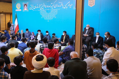 افطار رئیس جمهور همراه با فرزندان در شیرخوارگاه شبیر تهران