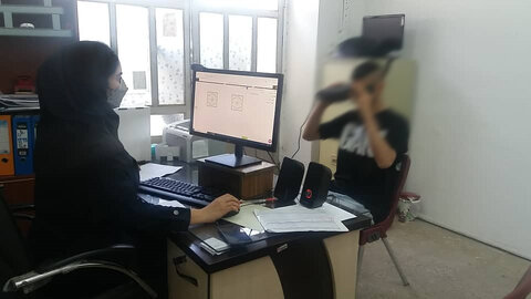 بازدید سرپرست بهزیستی گیلان از روند ثبت اطلاعات کودکان کار و خیابان با دستگاه اسکن عنبیه