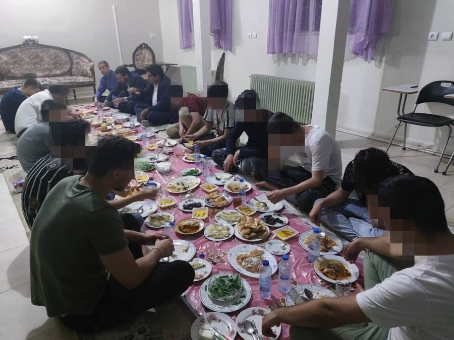 شهریار| برگزاری مراسم افطاری مسئولان بهزیستی با فرزندان مرکز شبه خانواده