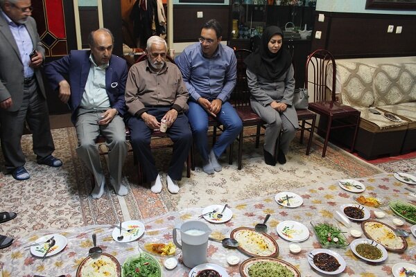 شهرضا | گزارش تصویری از ضیافت افطار اولین روز ماه مبارک رمضان در بین فرزندان خانه میلاد