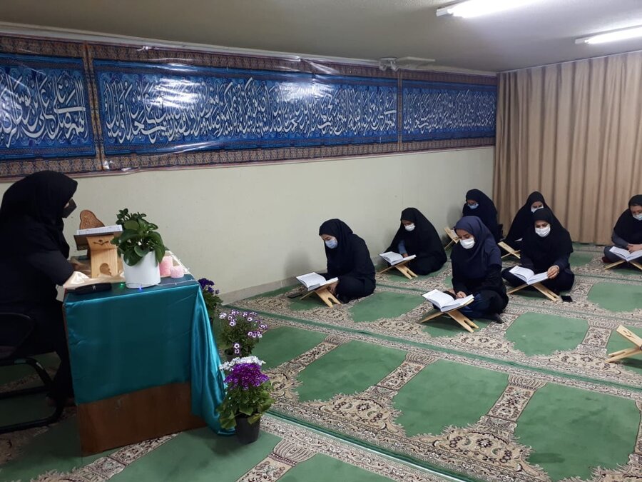گزارش تصویری | محفل انس با قرآن کریم توسط بهزیستی استان البرز در ایام ماه مبارک رمضان برگزار می گردد