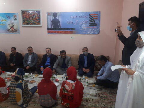 ضیافت افطاری مدیر کل امور اجتماعی استانداری و سرپرست بهزیستی خوزستان با فرزندان بهزیستی