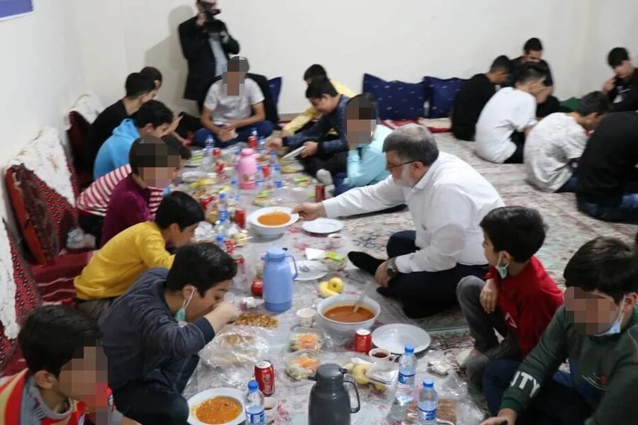 افطار استاندار آذربایجان غربی با فرزندان بهزیستی در ارومیه