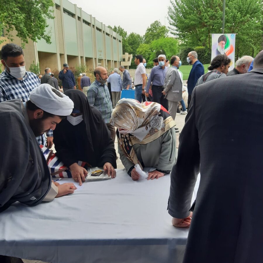 میز خدمت بهزیستی در نماز جمعه تهران برپا شد