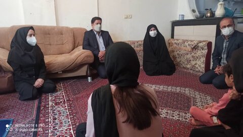 دیدار مدیرکل بهزیستی استان کرمانشاه با خانواه های نیازمند