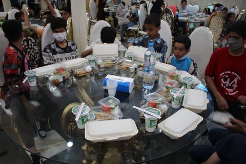 گزارش تصویری | ضیافت افطاری برای کودکان کاروخیابان تحت پوشش مؤسسه زندگی خوب برگزار شد