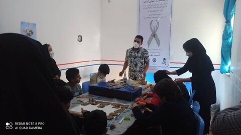 ورک شاپ مدال هنری برای کودکان اتیسم در کرمانشاه برگزار شد.