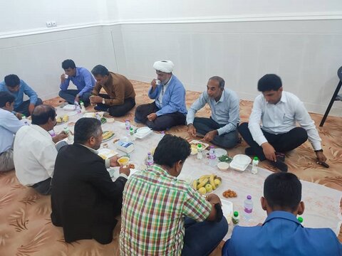 ضیافت افطار در مرکز روزانه توانبخشی و آموزشی سالمندان