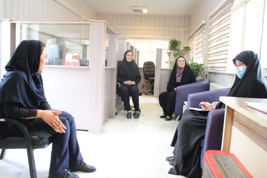 مدیرکل بهزیستی استان البرز به مناسبت روز روانشناس و مشاوره در مرکز ۱۴۸۰ حضور پیدا کرد