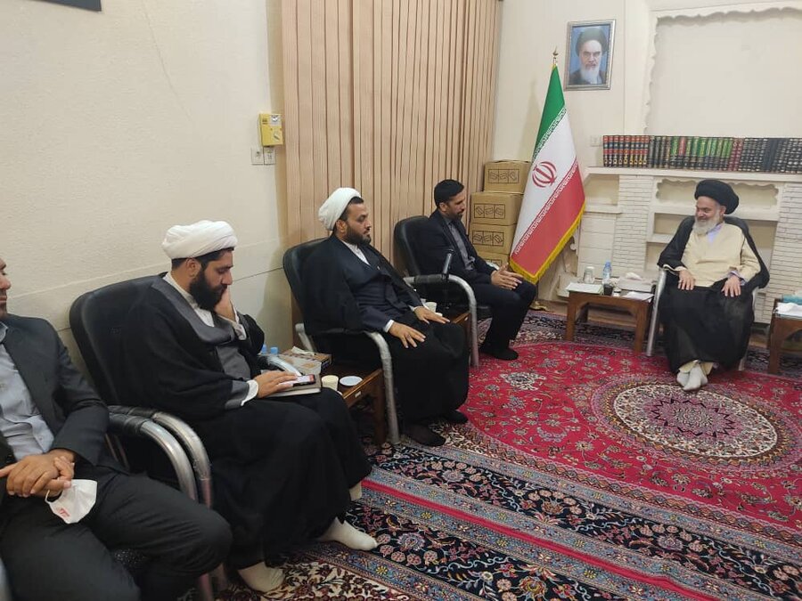 دیدار رئیس سازمان بهزیستی کشور با آیت الله حسینی بوشهری