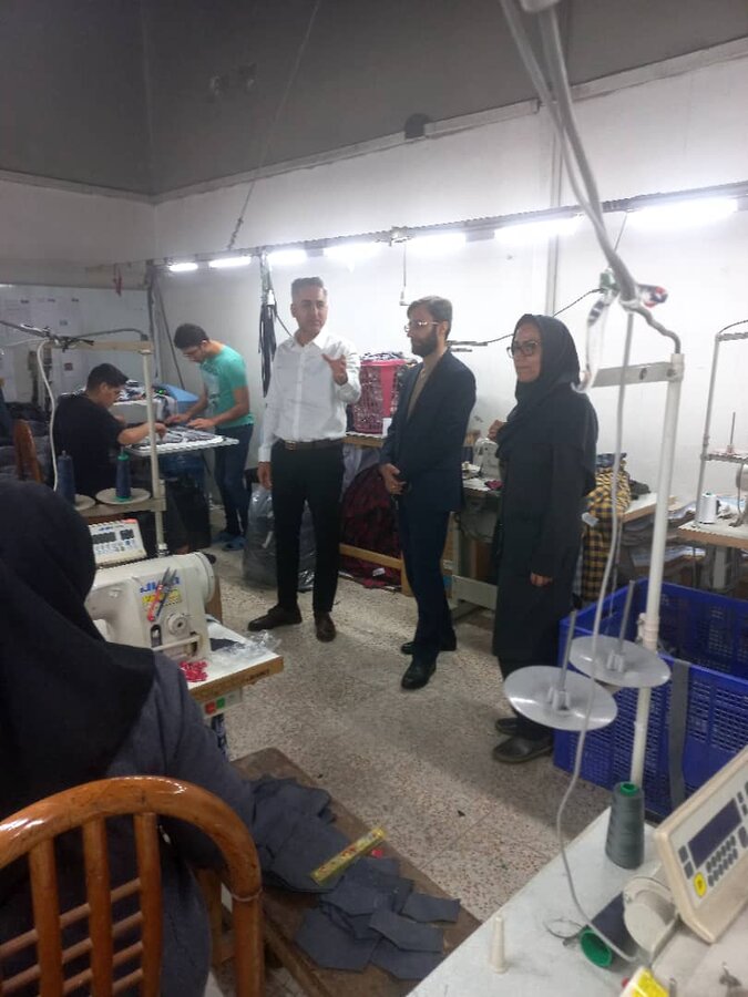 بازدید مدیر عامل صندوق حمایت از فرصت های شغلی افراد دارای معلولیت  از کارگاه تولیدی پوشاک در تهران