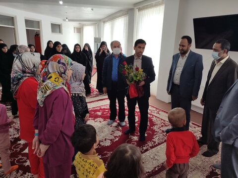 دیدار صمیمانه رئیس سازمان بهزیستی کشور با فرزندان خانه شکوفه‌های اردبیل