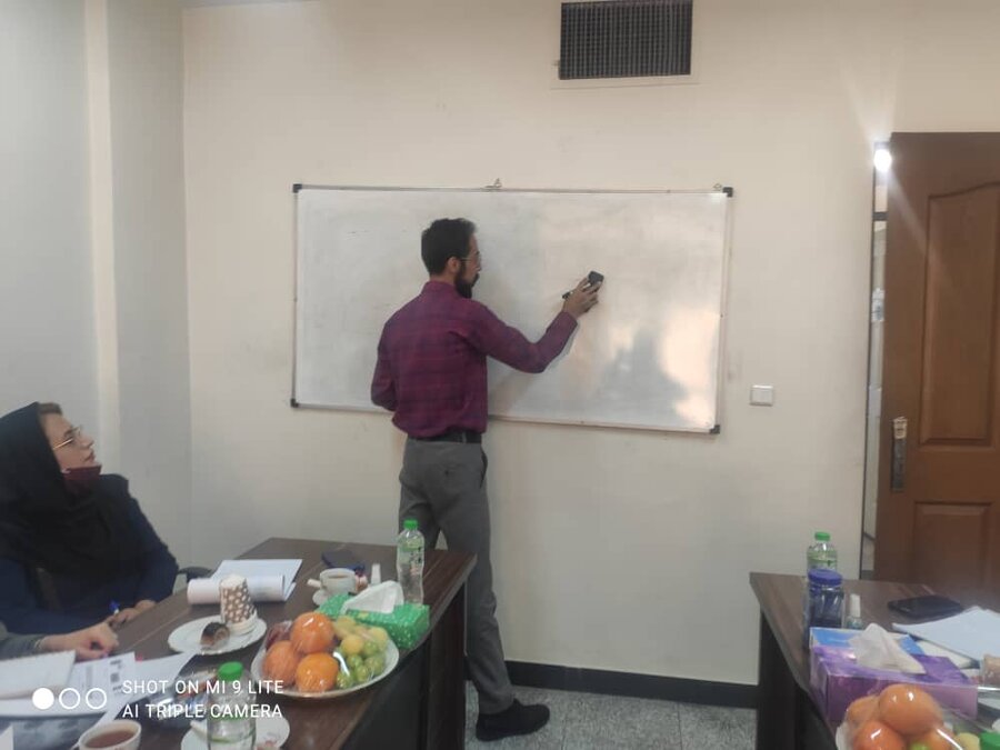 شمیرانات| برگزاری جلسه باز آموزی فرم های تیم مراقبت خانه های شبانه روزی در مرکز شهید فیاض بخش 